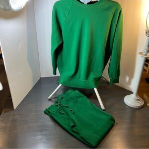Colsie Emerald Green sweats and sweatshirt
